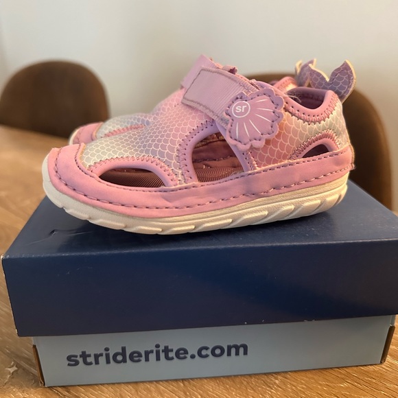 Stride Rite - Picture 4 of 13